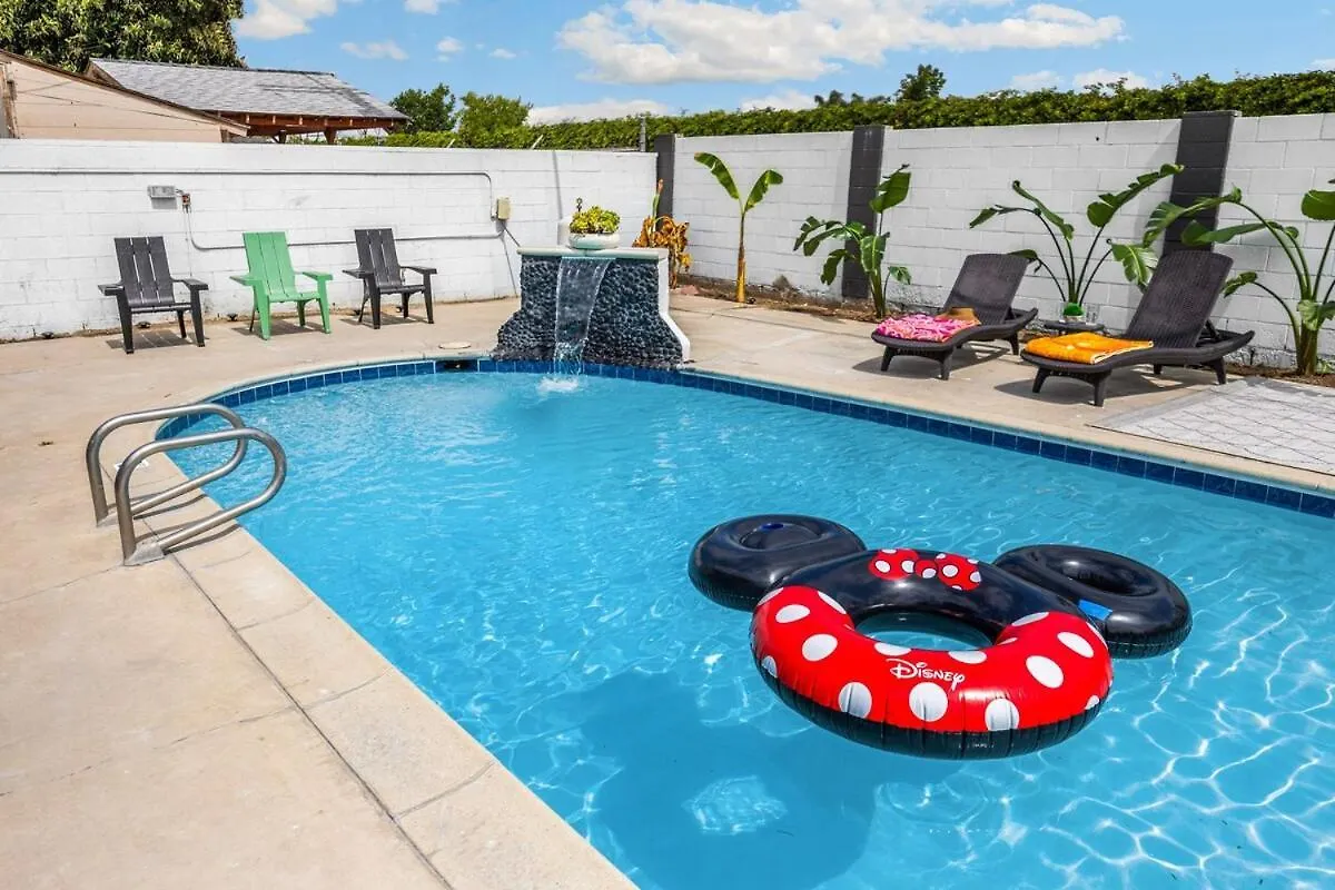 Stylish 5 Bedroom Villa With Pool Near Disney - Luxury Family Retreat Анахайм