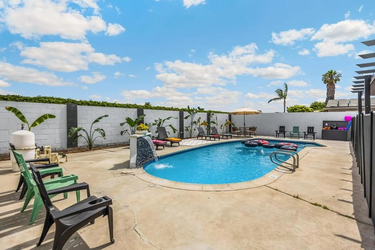Stylish 5 Bedroom Villa With Pool Near Disney - Luxury Family Retreat Анахайм