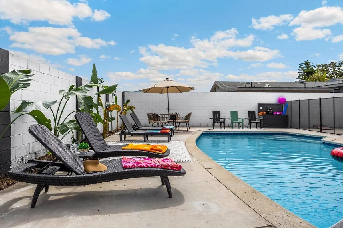 Stylish 5 Bedroom Villa With Pool Near Disney - Luxury Family Retreat Анахайм