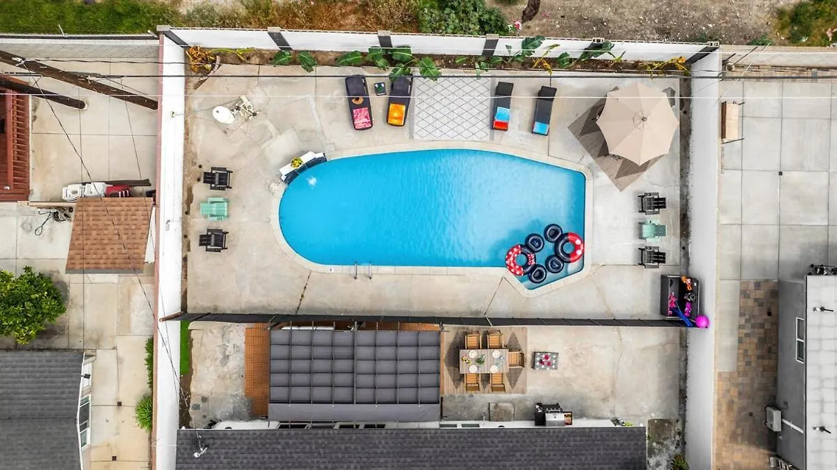 Stylish 5 Bedroom Villa With Pool Near Disney - Luxury Family Retreat Анахайм США