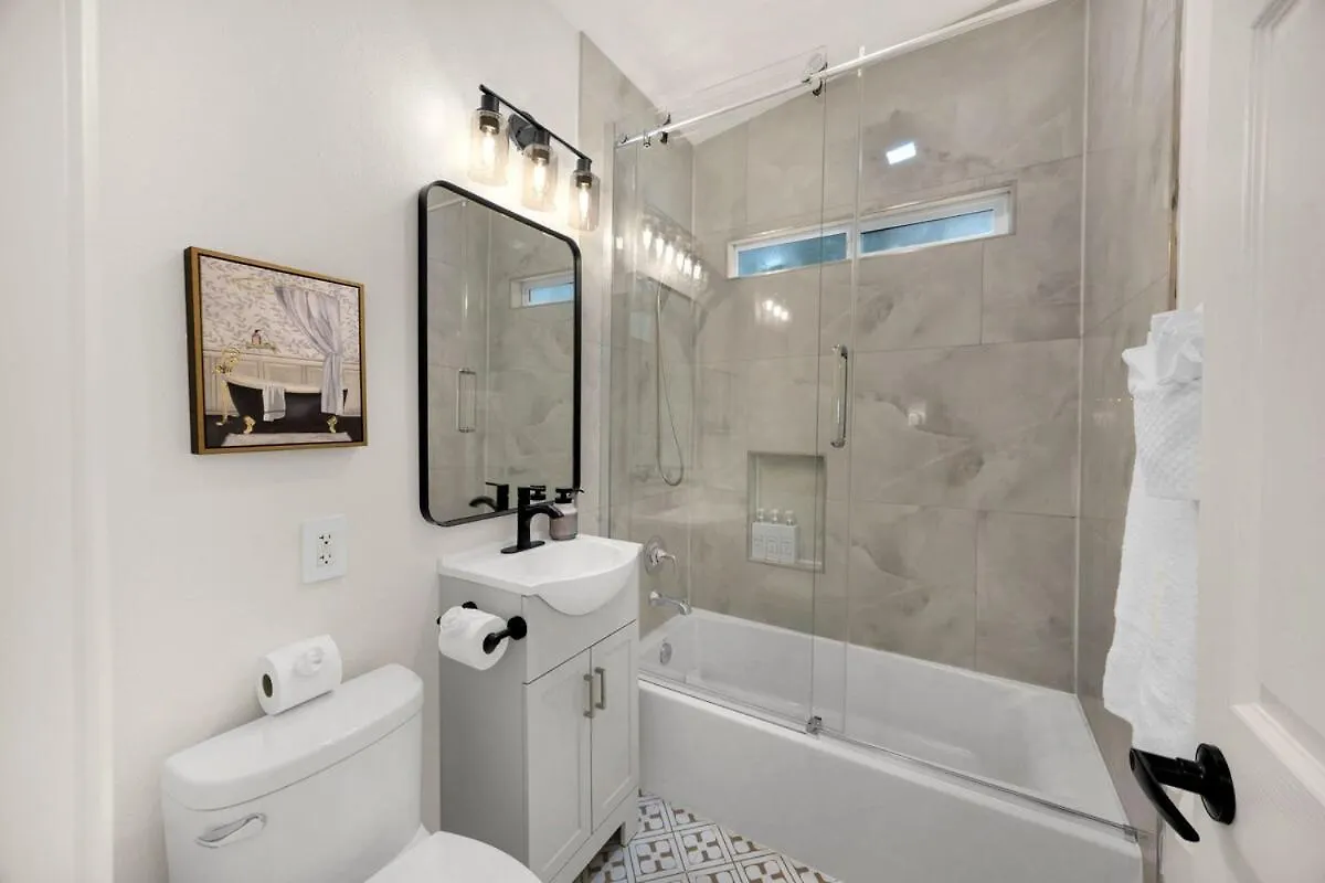 אנהיים Stylish 5 Bedroom Villa With Pool Near Disney - Luxury Family Retreat 0*,