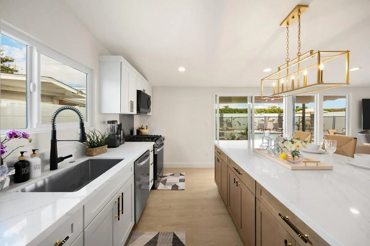 אנהיים Stylish 5 Bedroom Villa With Pool Near Disney - Luxury Family Retreat ארצות הברית