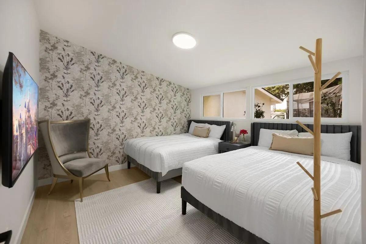 אנהיים Stylish 5 Bedroom Villa With Pool Near Disney - Luxury Family Retreat ארצות הברית